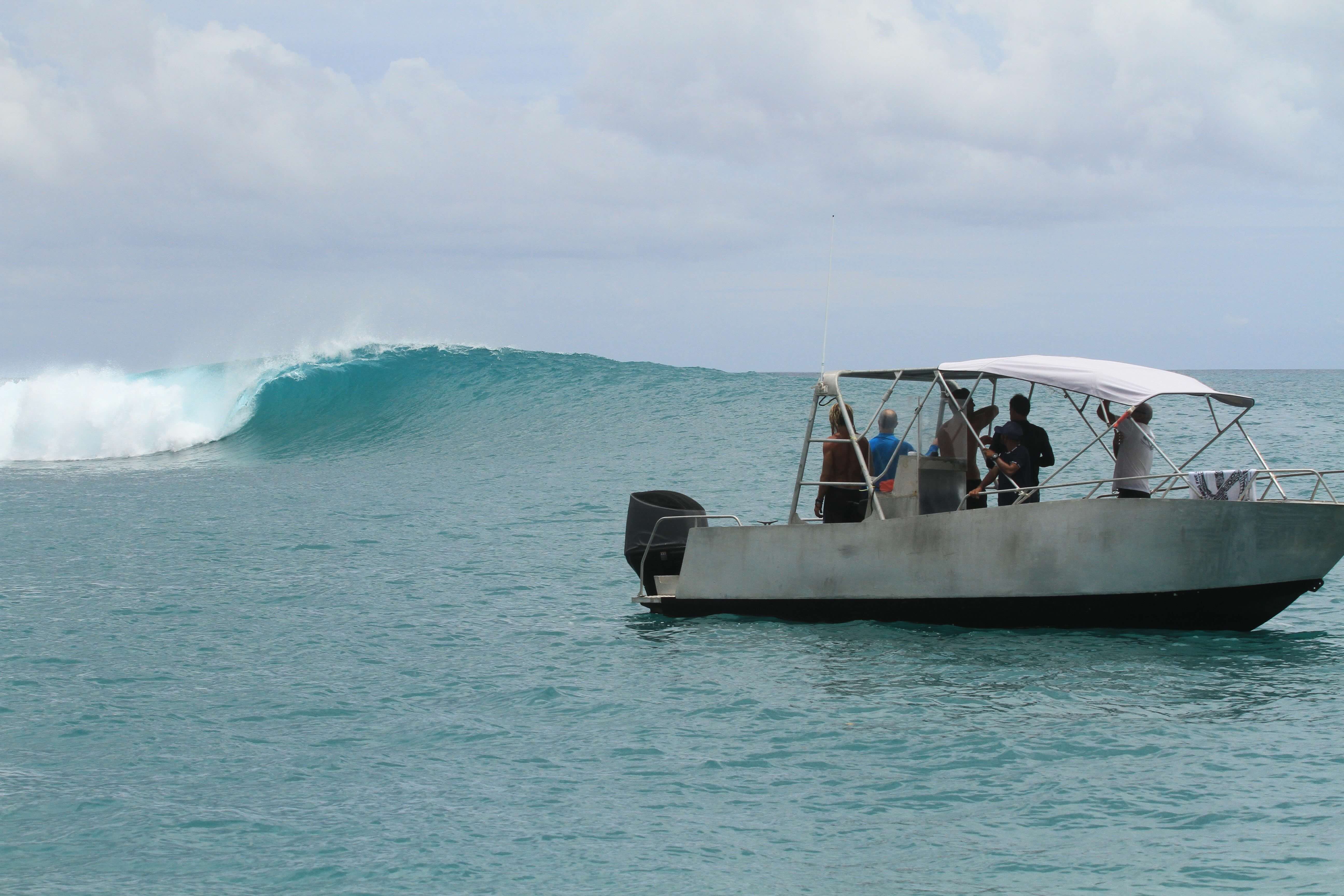 Lost Horizons: Surfing the Edge of the Map in the Telos Islands
